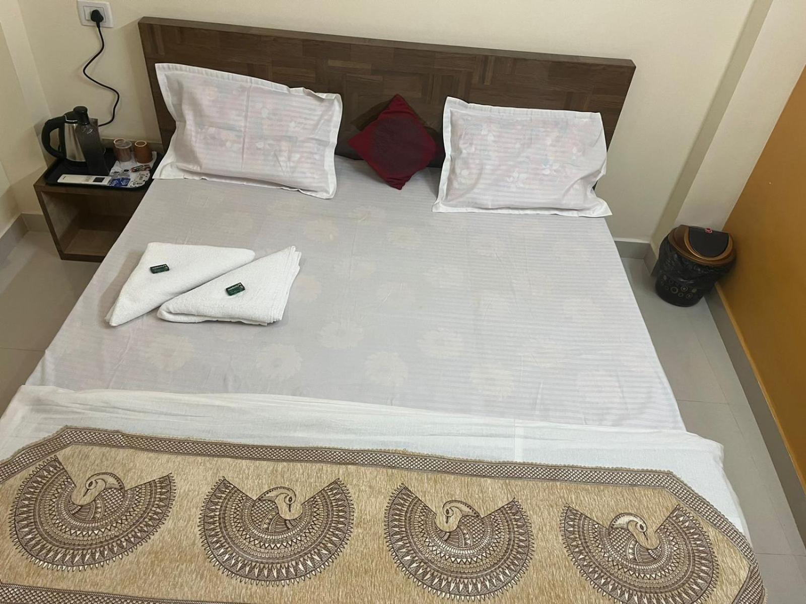 Hotel Shivashray Luxury Stays & Inn Удджайн Номер фото