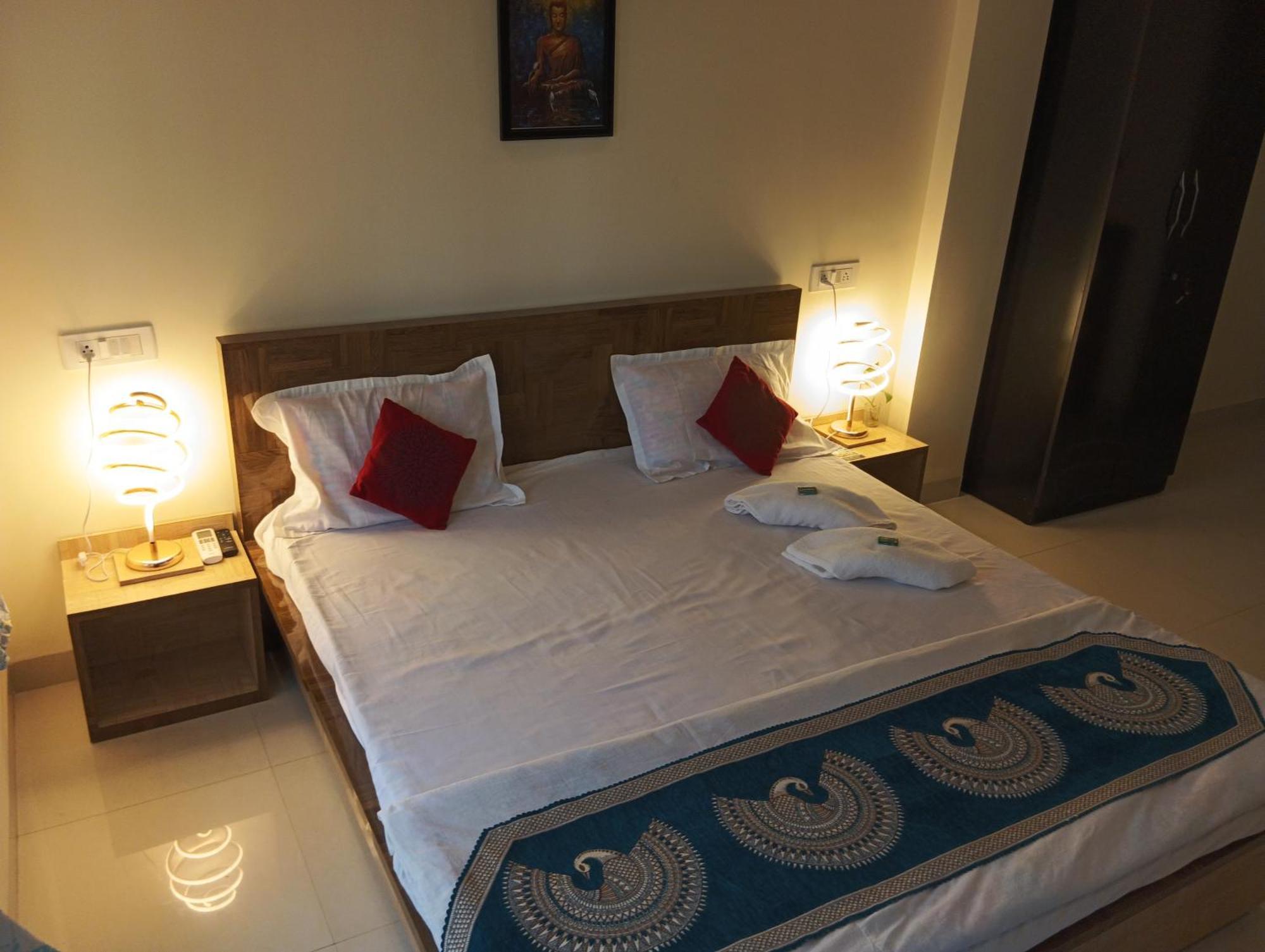 Hotel Shivashray Luxury Stays & Inn Удджайн Номер фото